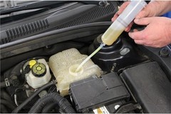 Compact 7oz Fluid Extraction Syringe with Easy Clean Design for Auto Maintenance