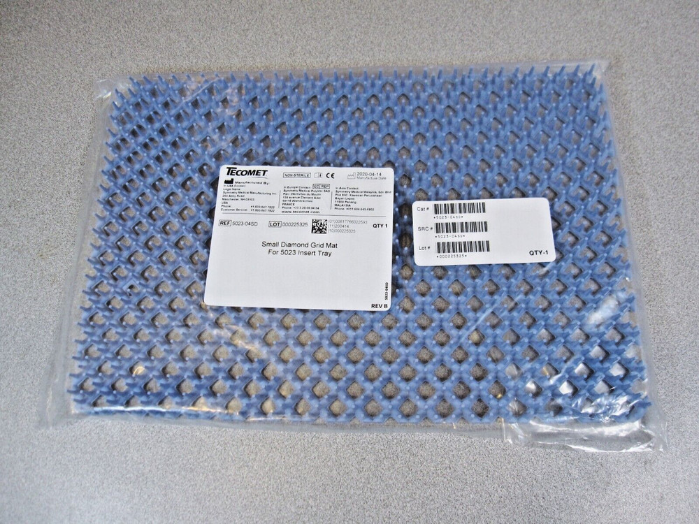 SMALL DIAMOND GRID SILICONE MAT 8-2/5″ x 9-1/10″ Aspen/Symmetry Surgical Riley