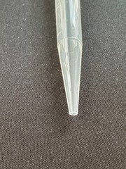 BAG of 100 10mL Bulk Pipette Tips, open box