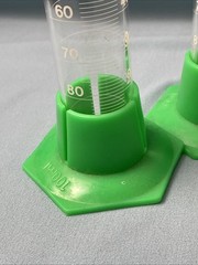 Vintage Sibata 100ml Lab Glass Graduated Cylinder With Spout TC20C Taiwan 57