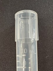 BAG of 100 10mL Bulk Pipette Tips, open box