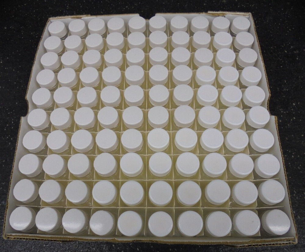 Wheaton 3002-1 Disposable Scintillation Vials BOX OF 100 Glass vials