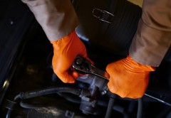 SureCare® SMALL 8 Mil Diamond Textured Orange Nitrile Sure-Tac Gloves (500)