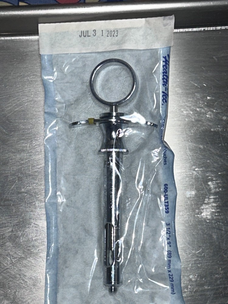 Miltex 07-91 Dental Aspirating Syringe 1.8cc Cook-Waite Metal Wings Used