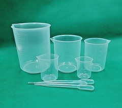 Plastic Beaker Set with 30ml Plastic Droppers, 5 Sizes, Molded Graduations