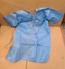 Case of 50 Medline Disposable Patient Gowns Multi-Layer Blue Short Sleeves Large