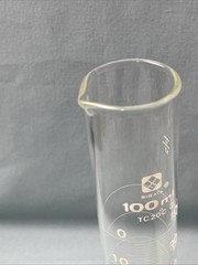 Vintage Sibata 100ml Lab Glass Graduated Cylinder With Spout TC20C Taiwan 57