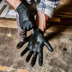 100-Count 4Mil Disposable Nitrile Work Gloves – Large