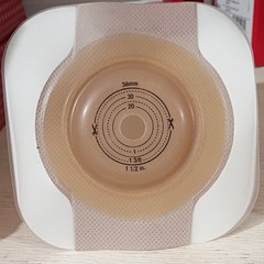 Hollister New Image CeraPlus Flat Cut-To-Fit Ostomy Wafer 57mm 11703