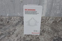 Honeywell DC300N95 8000 Pk Universal Size White Disposable Respirator