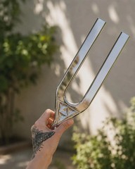 555Hz Tuning Fork Sound Healing Tool – Transformation, Positive Change & Energy