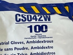U10: Pack of 100 North Chemsoft CS042W Gloves Size 9 Large