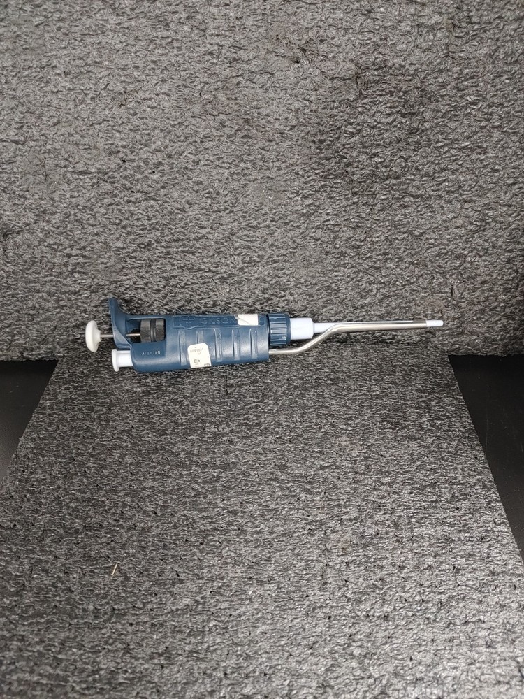 GILSON PIPETMAN P100 10-100µL Single Channel Manual Micropipette