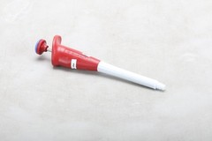 Gilson MICROMAN M50 Positive Displacement Pipette, Adjustable Volume 20–50 µL