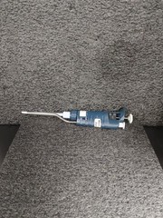 GILSON PIPETMAN P100 10-100µL Single Channel Manual Micropipette