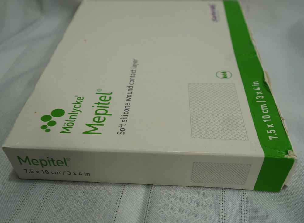 Molnlycke Mepitel Silicone Wound Contact Layer Dressing 7.5x10cm 10pcs 290799